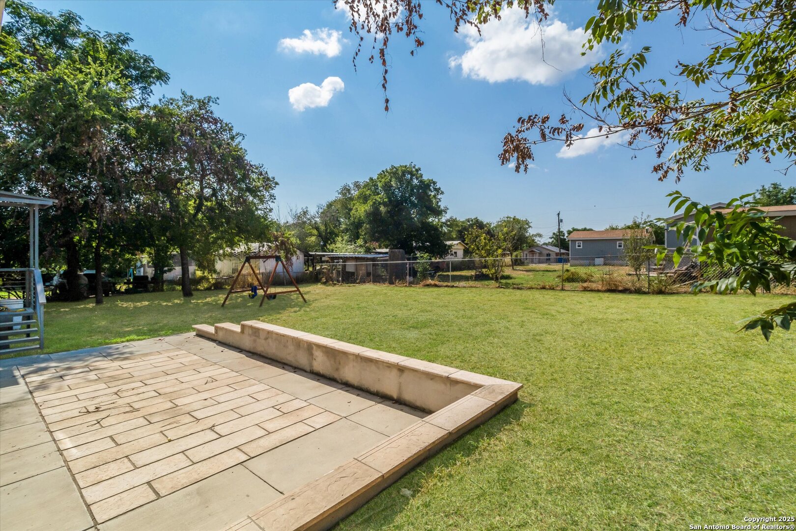 main property photo 27