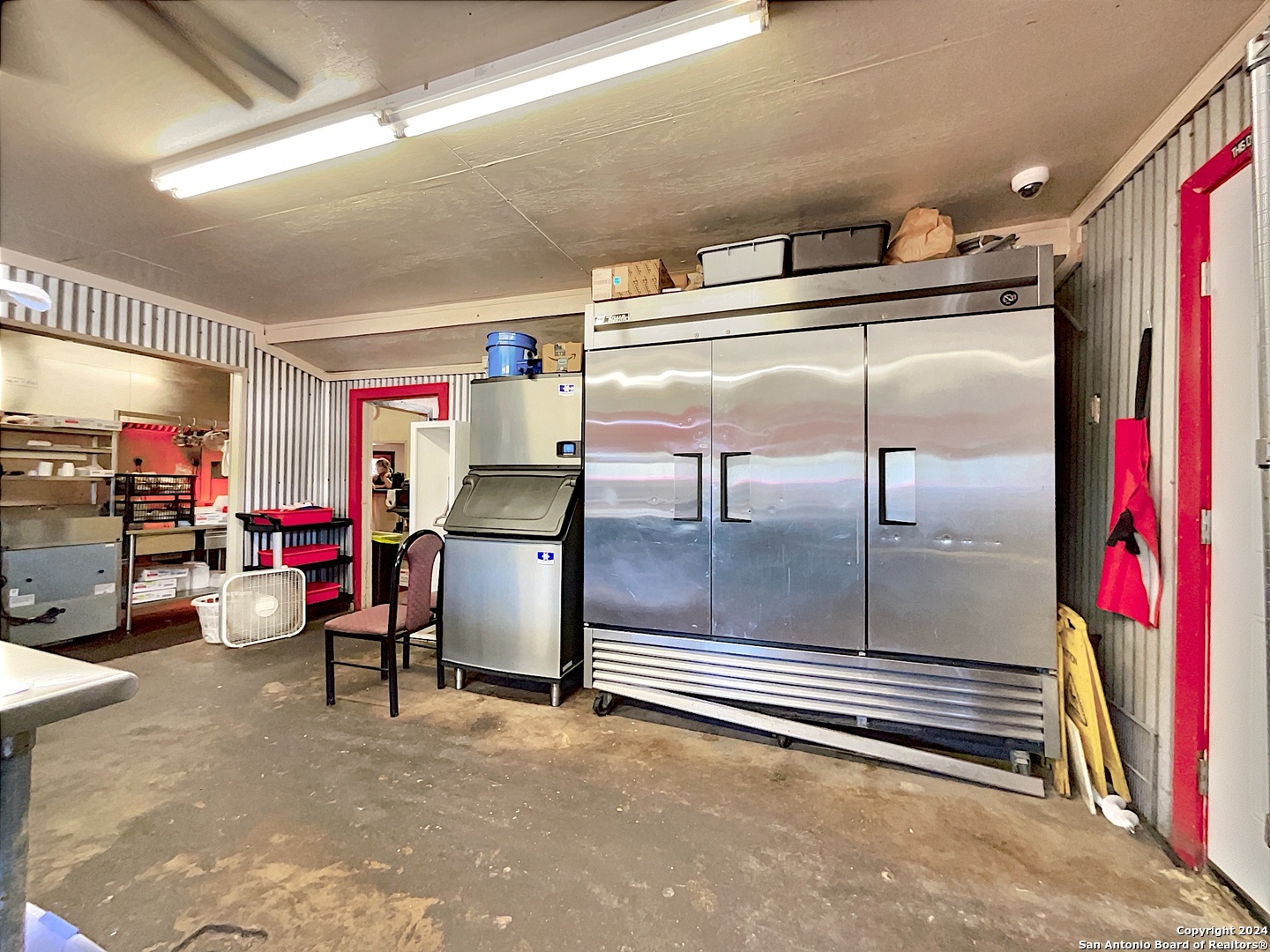 main property photo 13