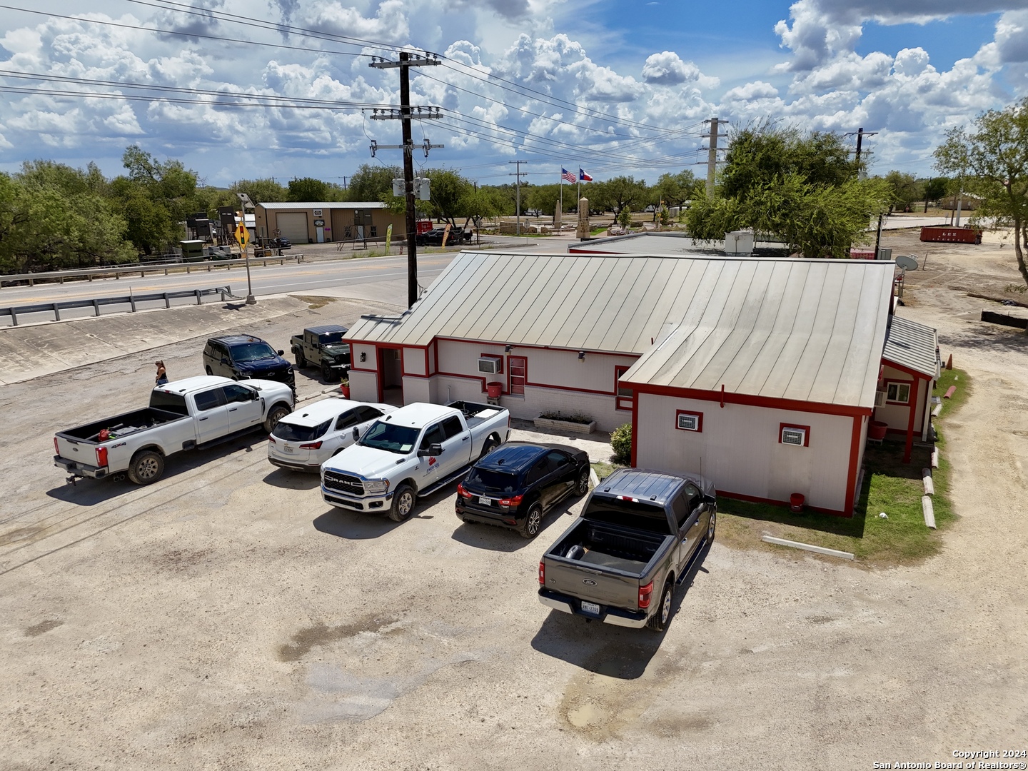 main property photo 19