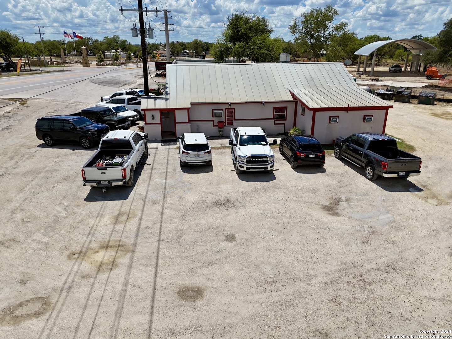 main property photo 20