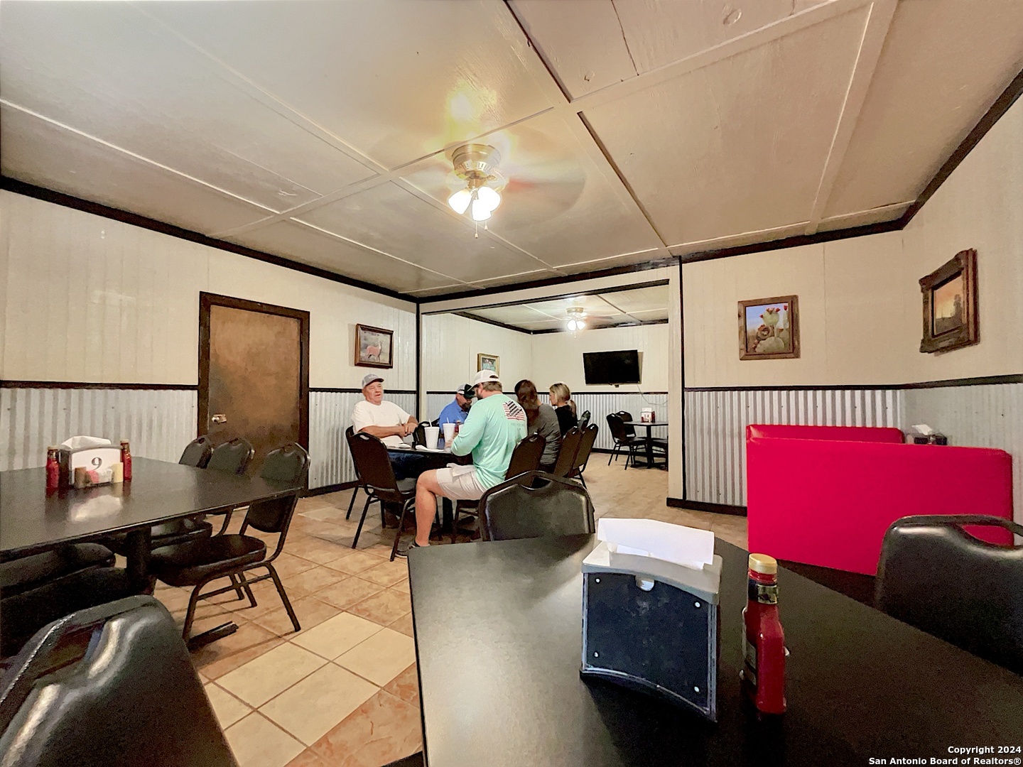 main property photo 8