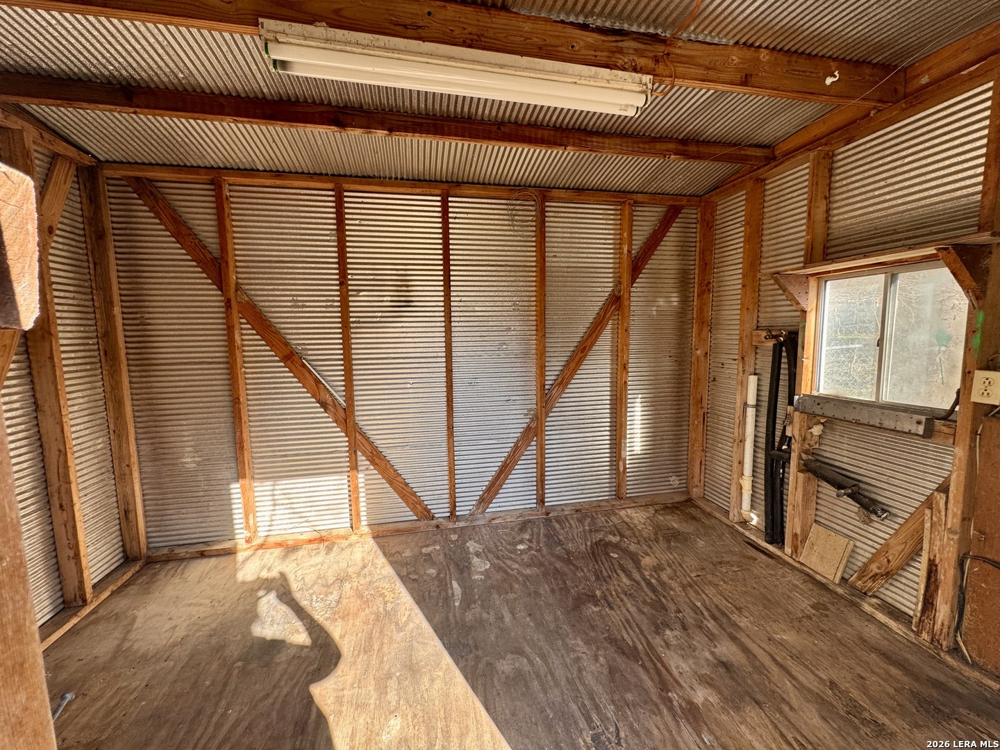 main property photo 11