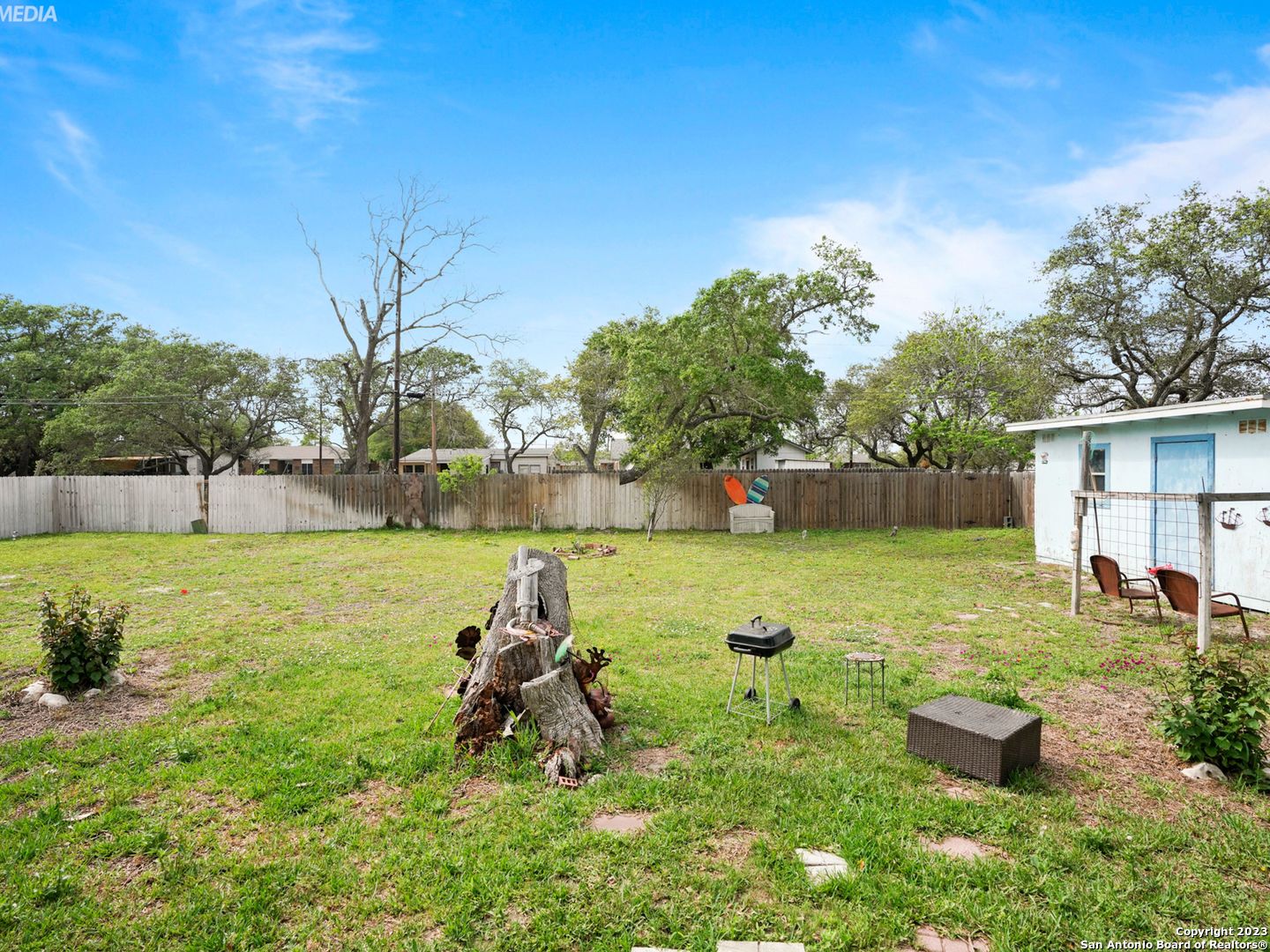 main property photo 40