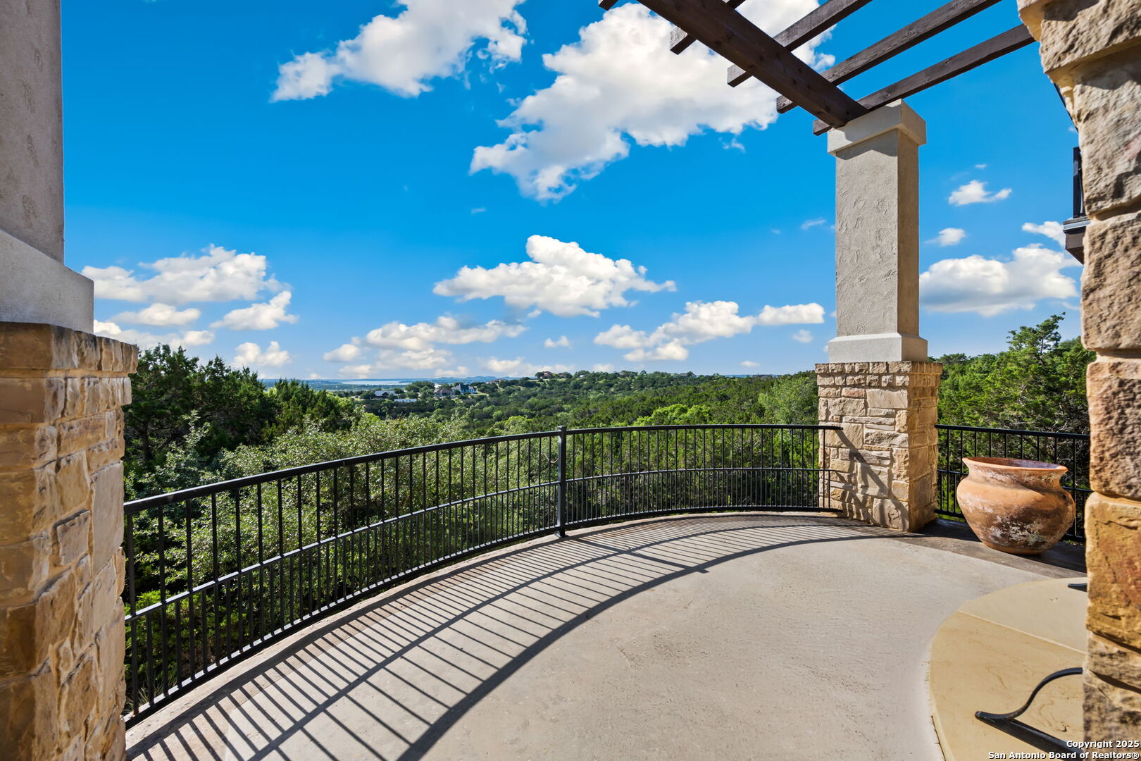 main property photo 40