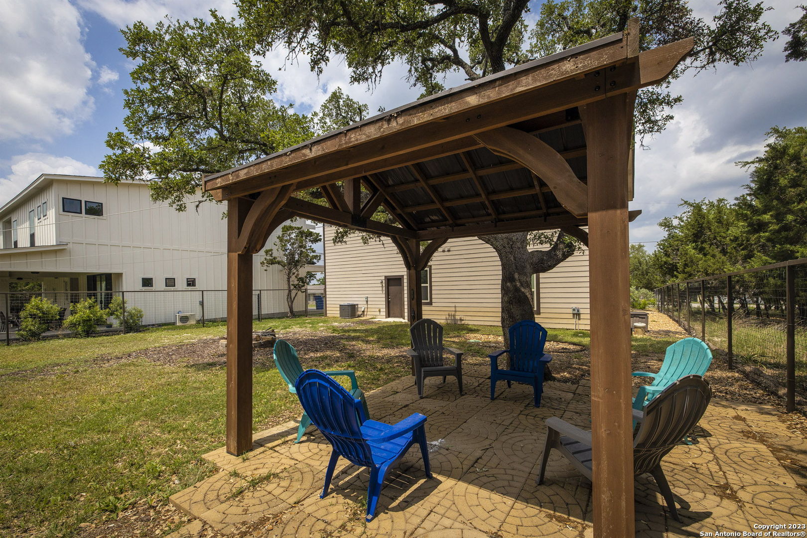 main property photo 39