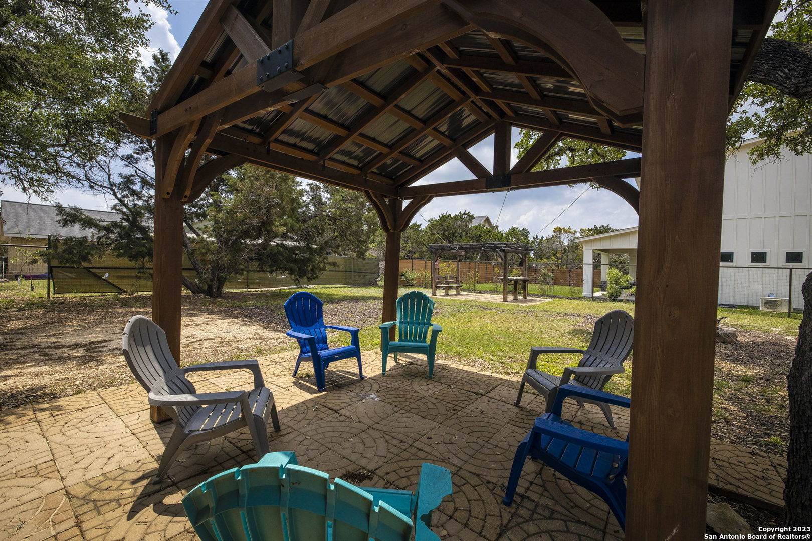 main property photo 40