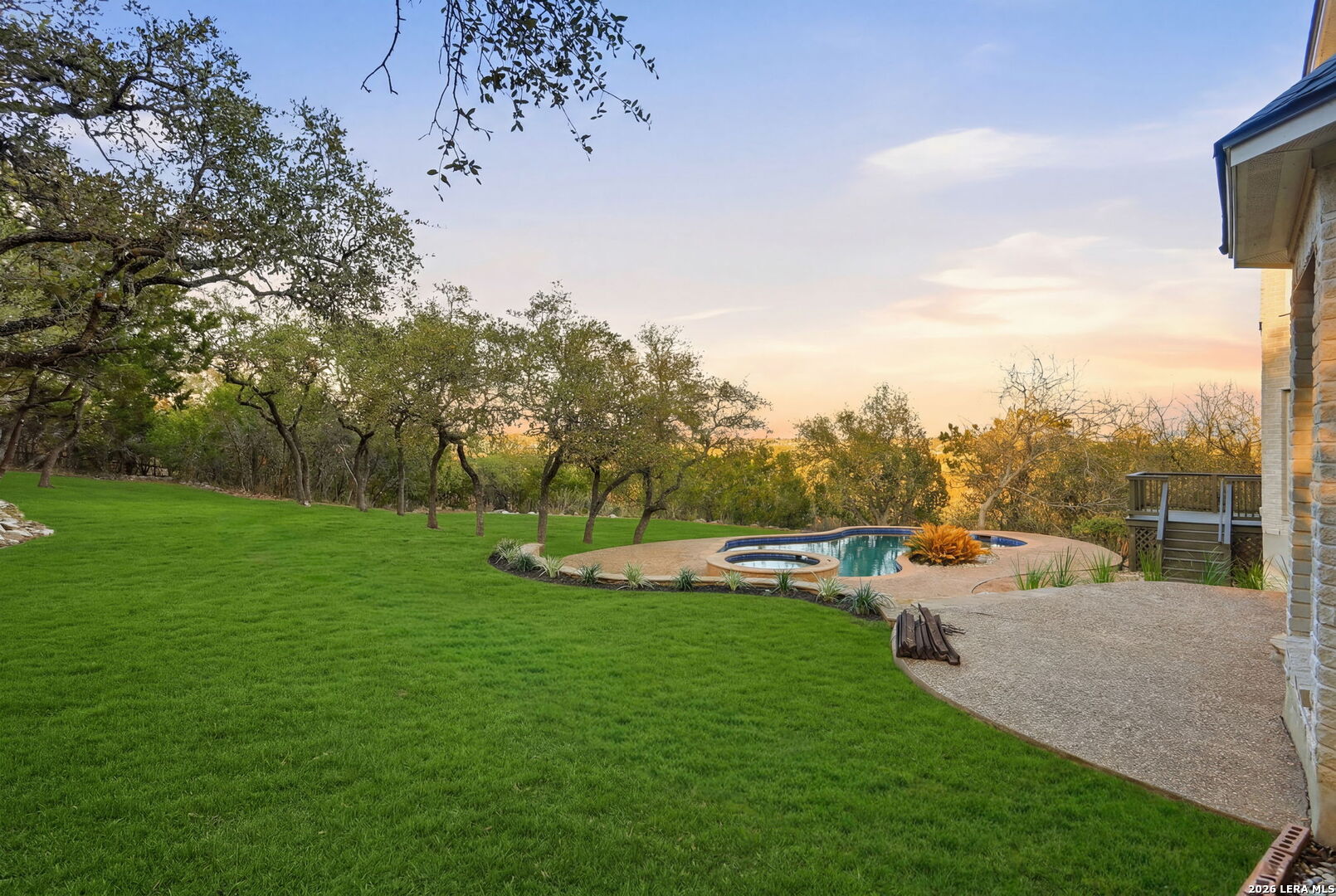 main property photo 38