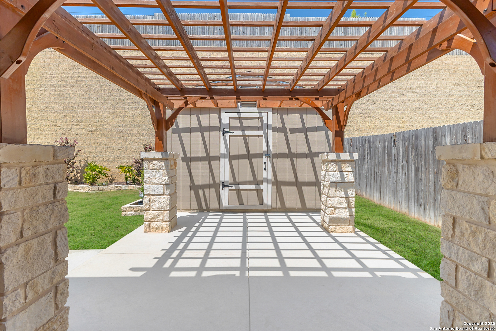 main property photo 10