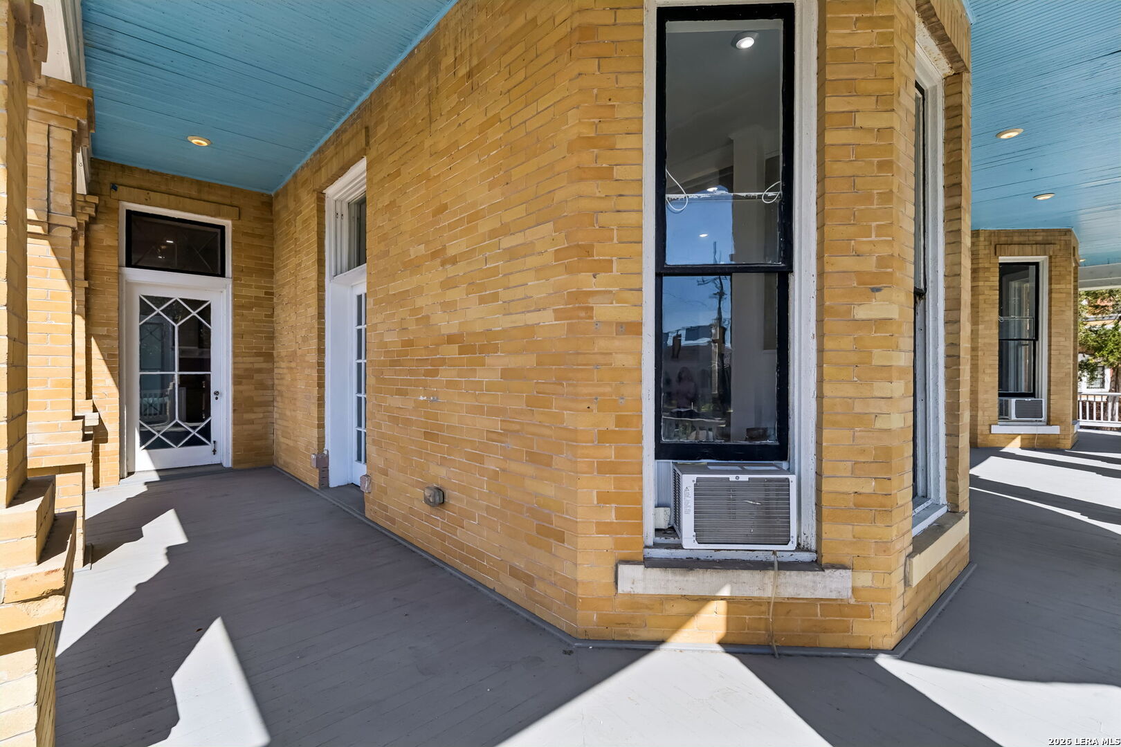 main property photo 11