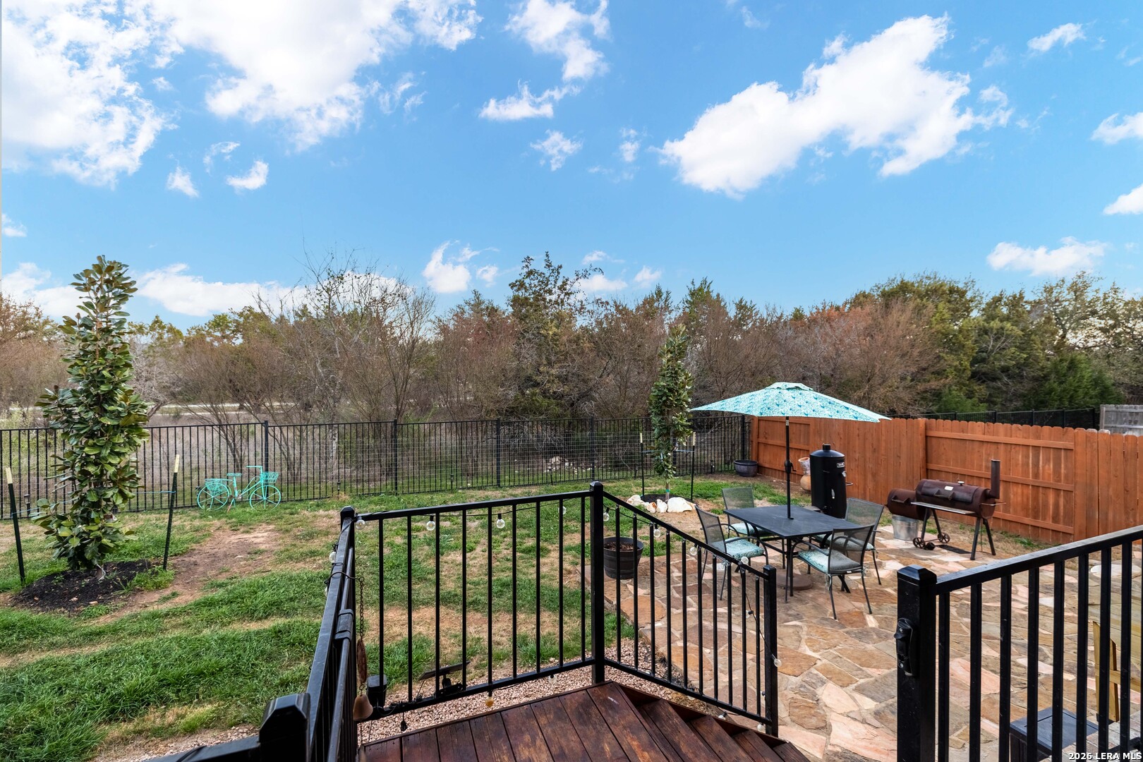 main property photo 28