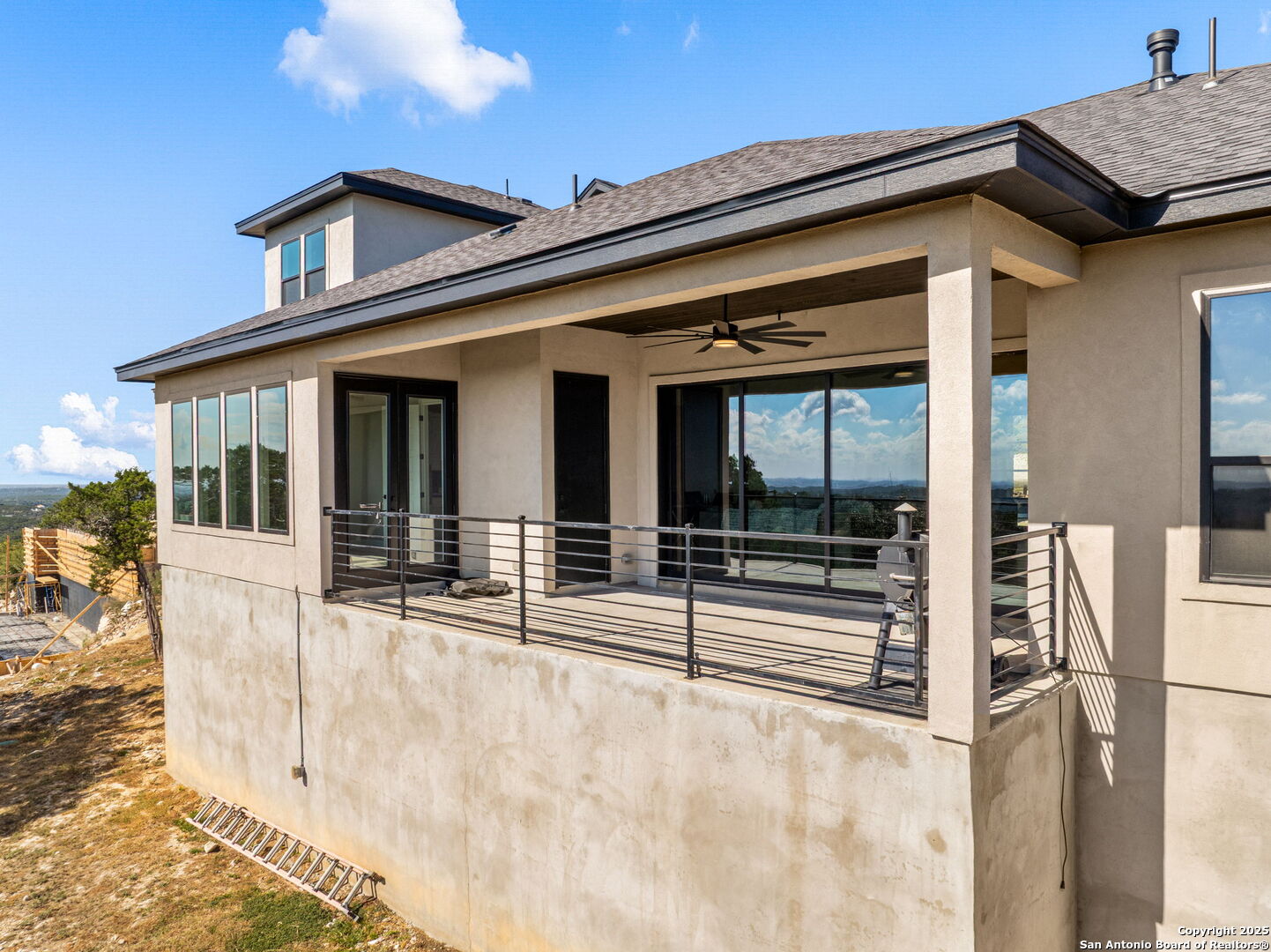 main property photo 41