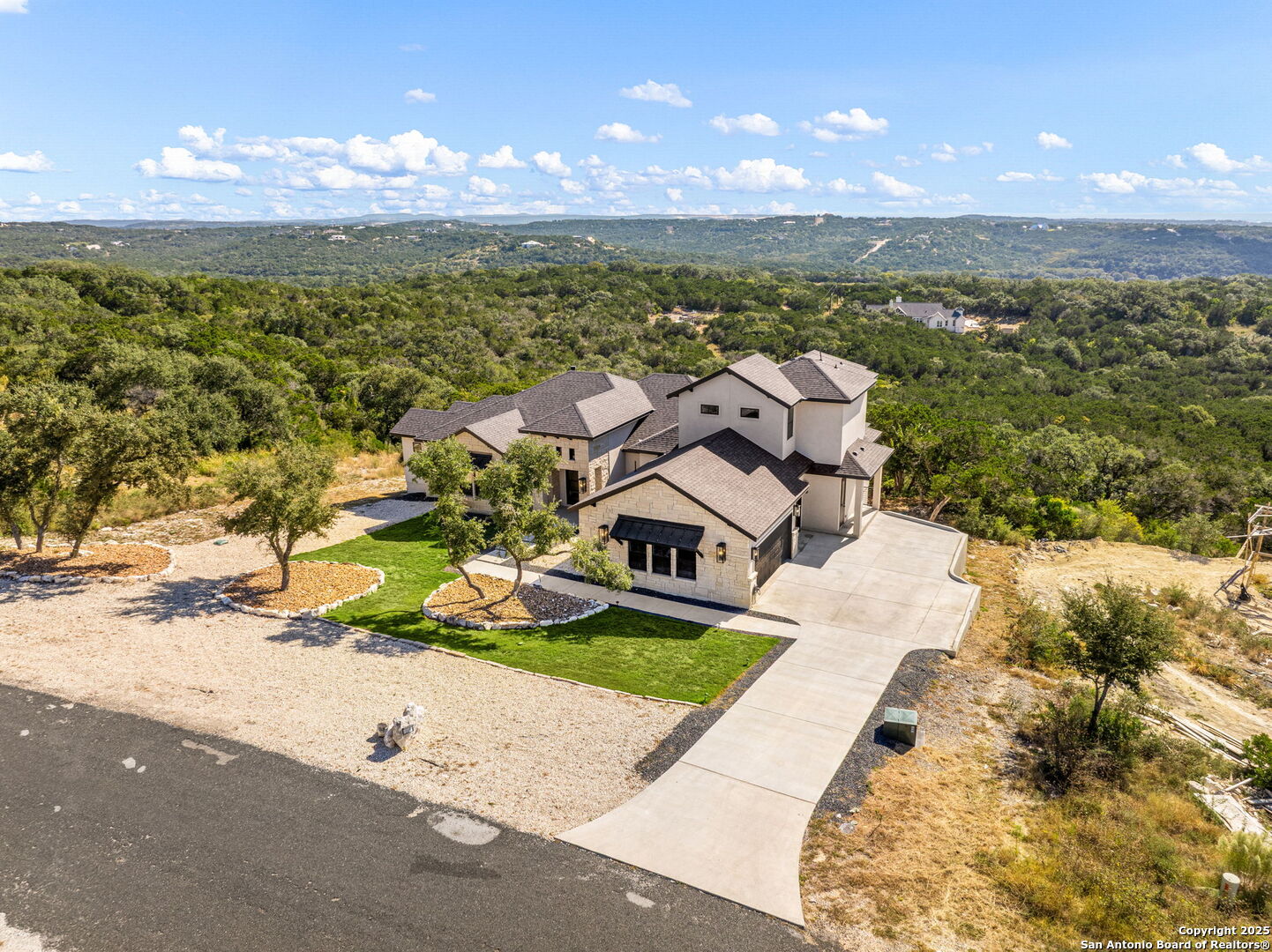 main property photo 45