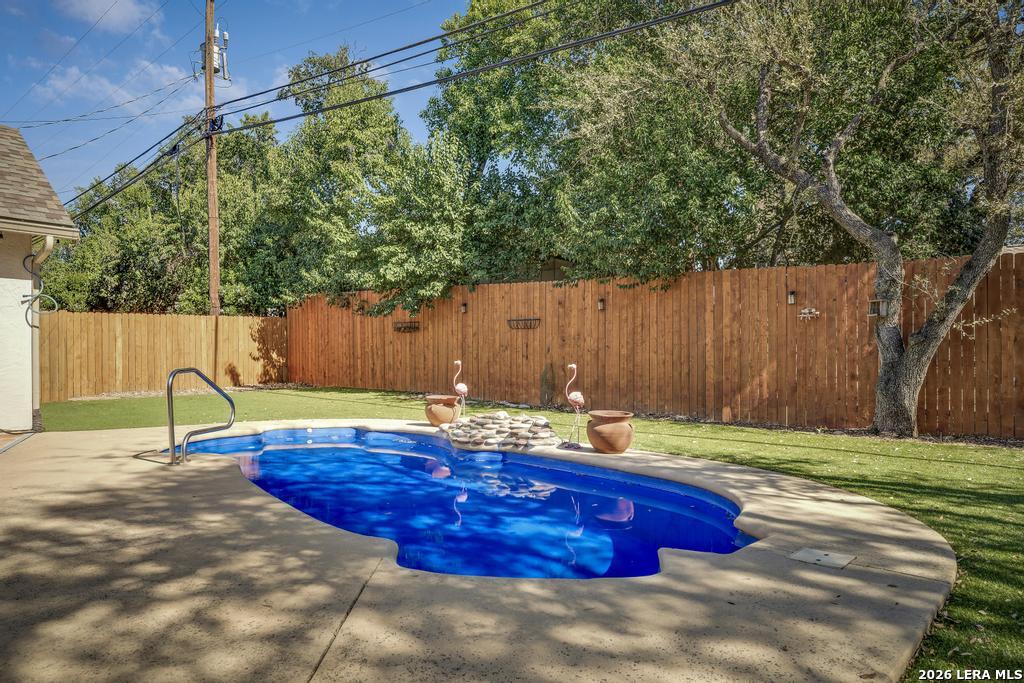 main property photo 23