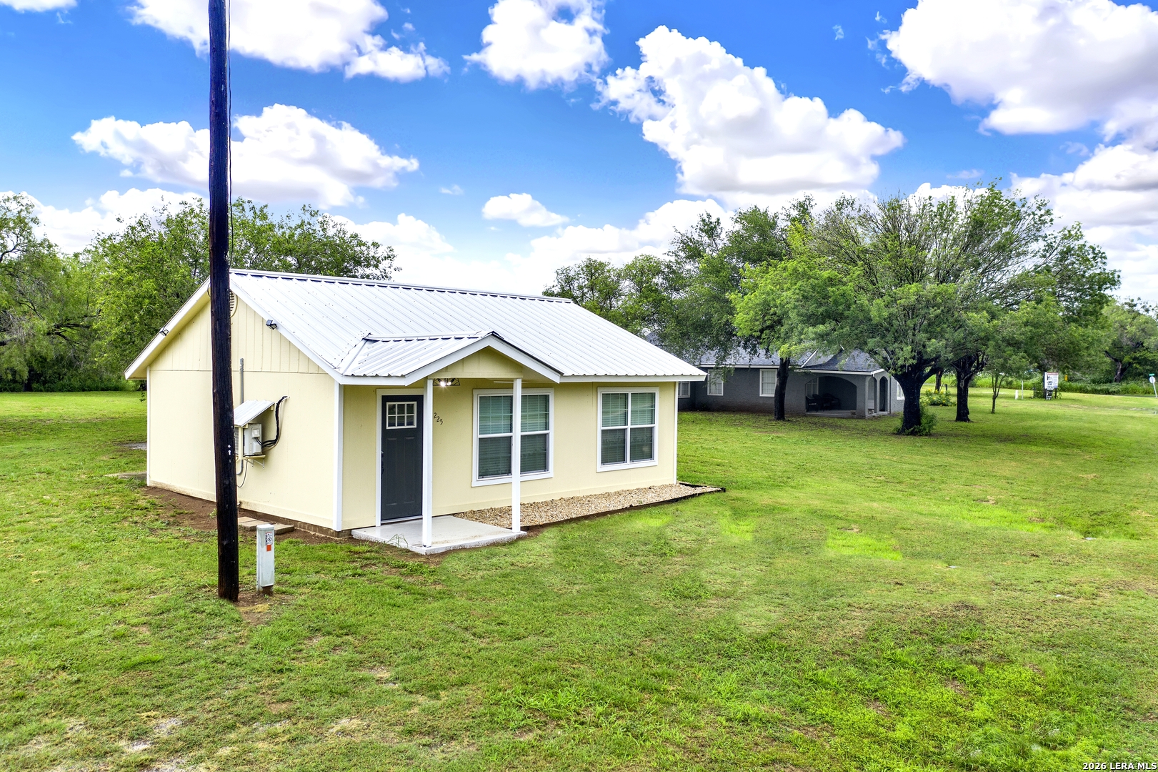 main property photo 5