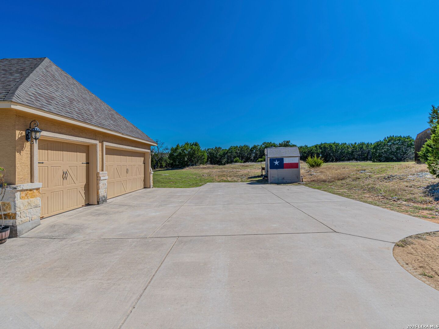 main property photo 49
