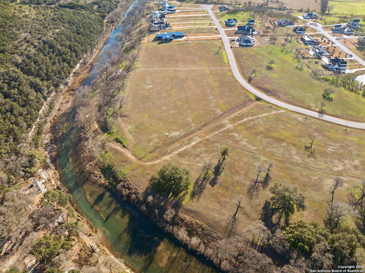 main property photo 13