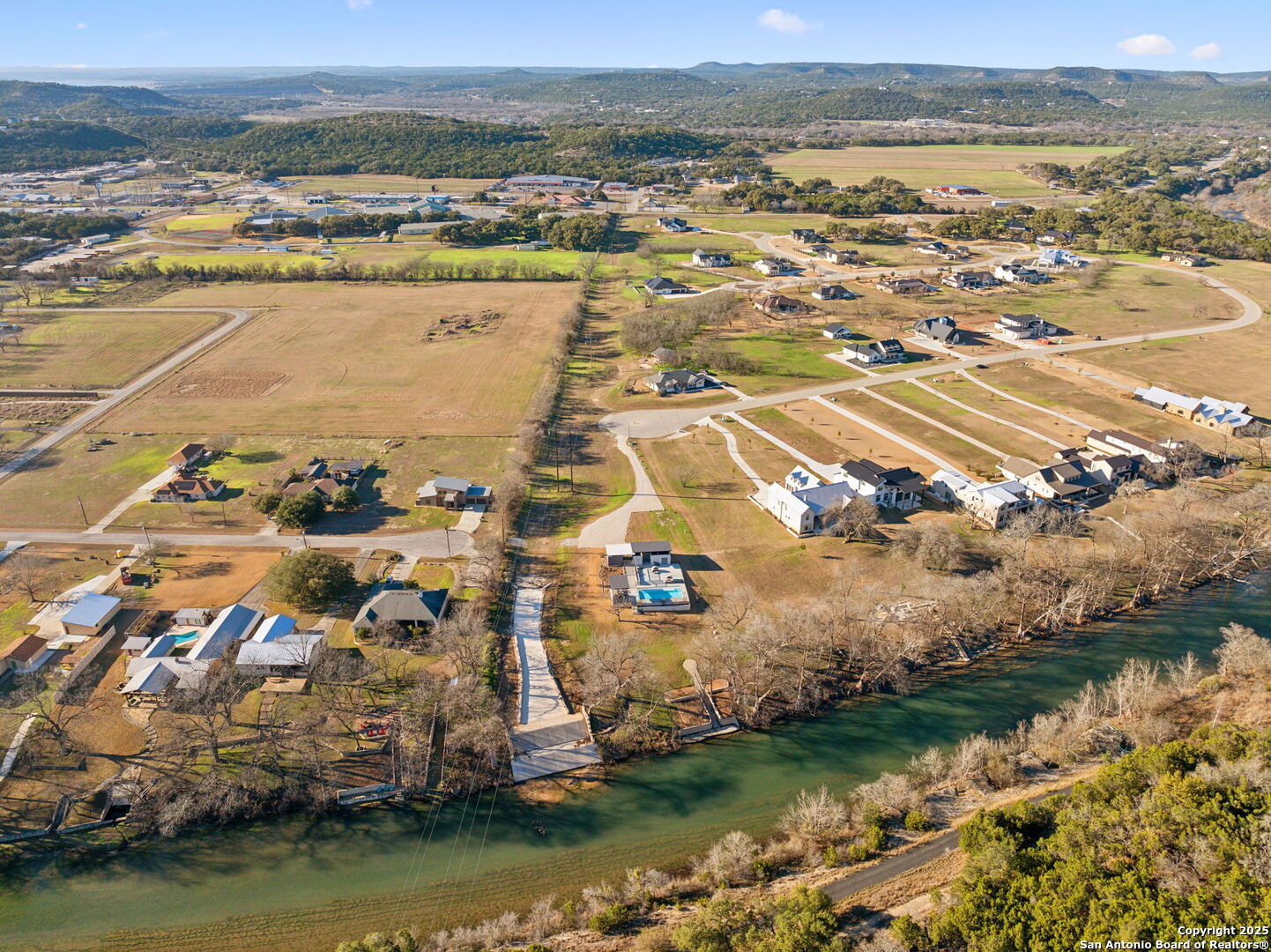 main property photo 23
