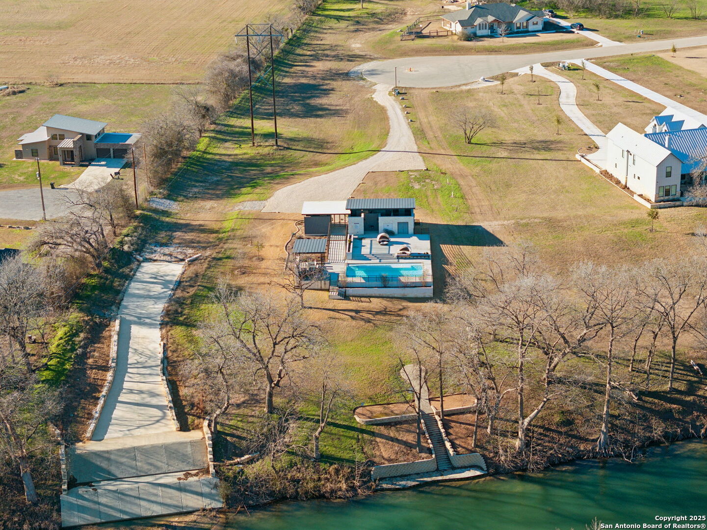 main property photo 24