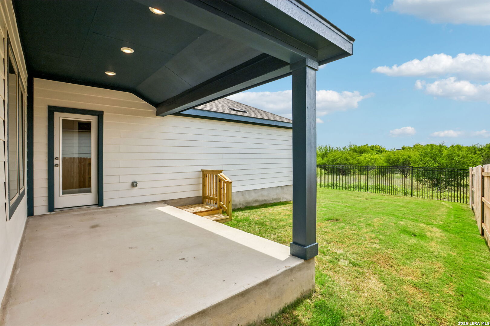 main property photo 31