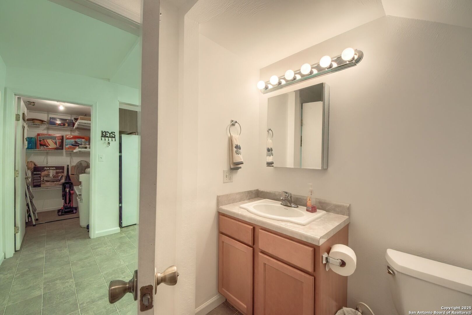 main property photo 9