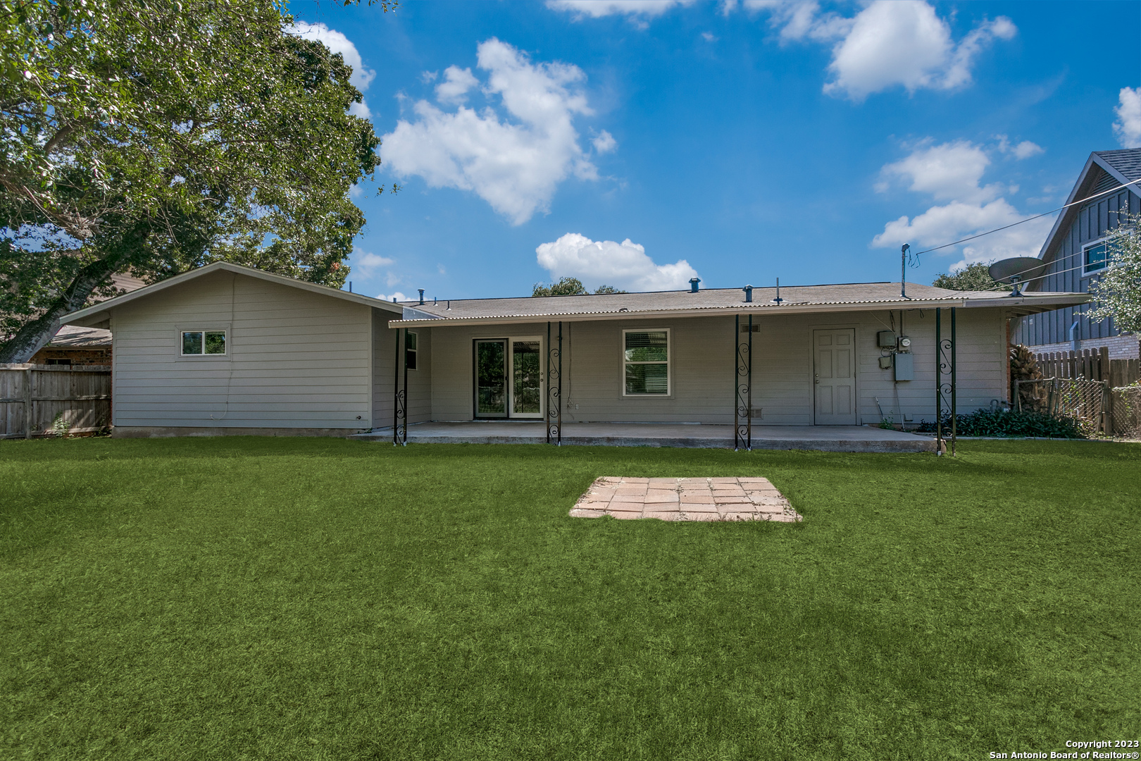main property photo 11