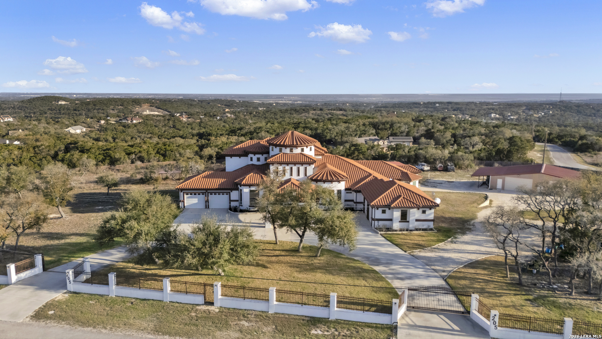 main property photo 8