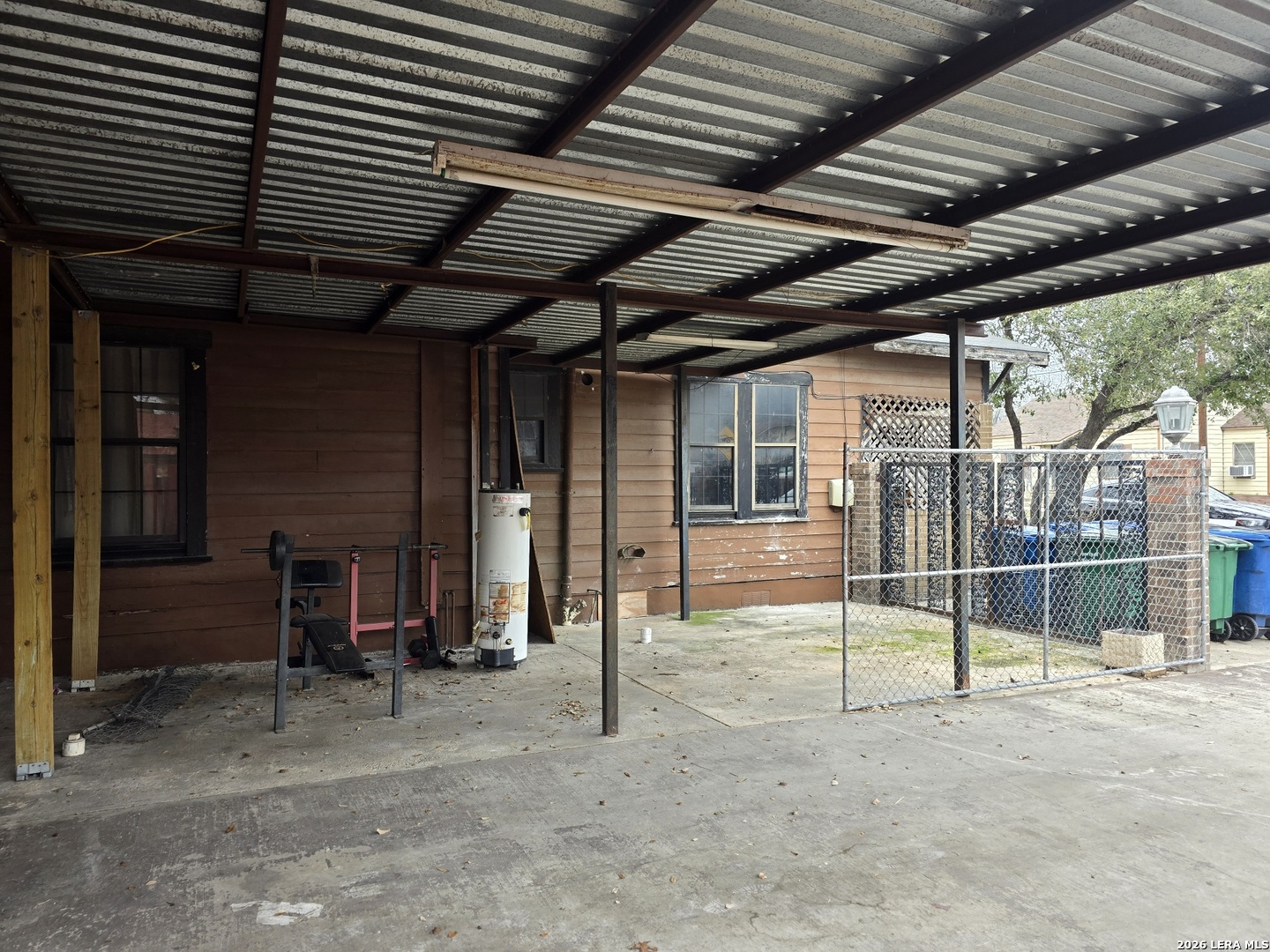 main property photo 13