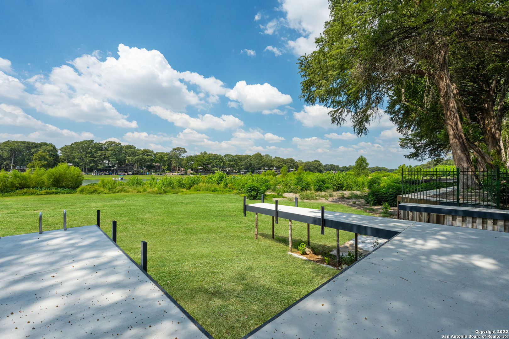 main property photo 40