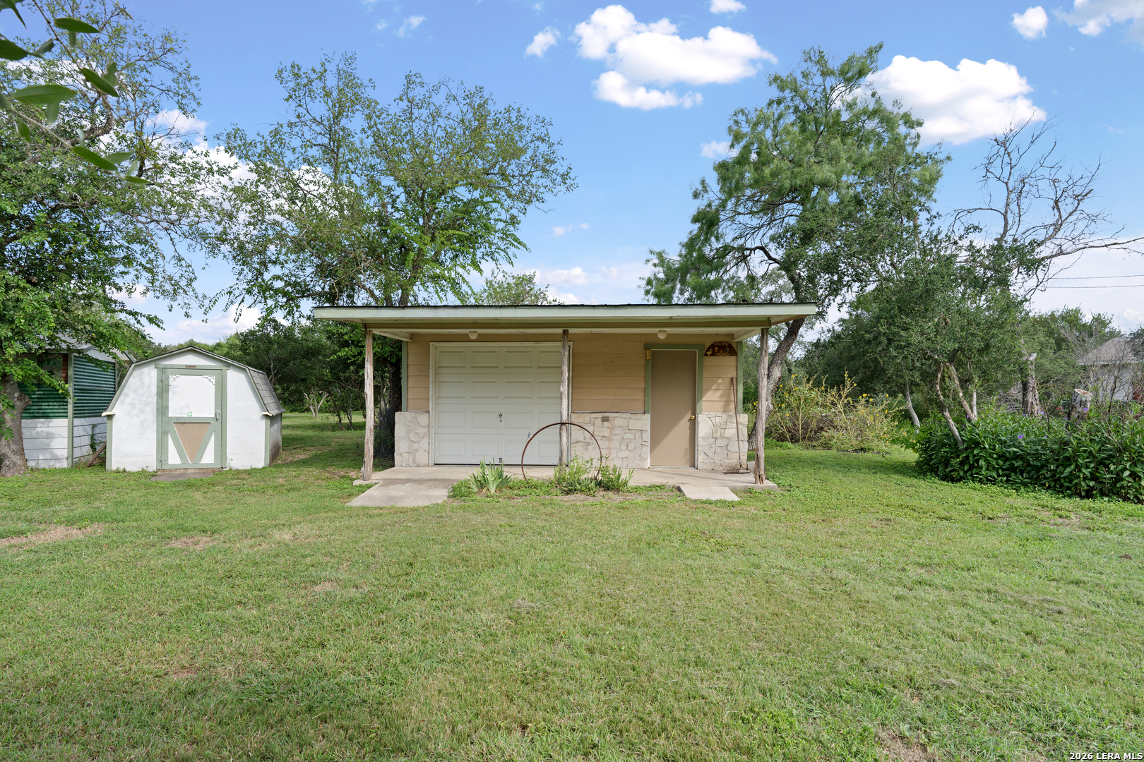 main property photo 30