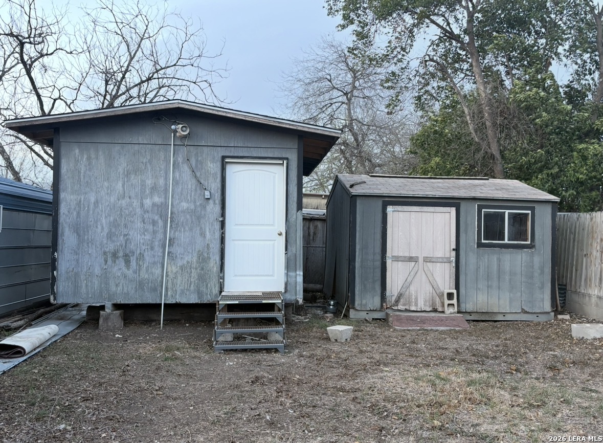 main property photo 11