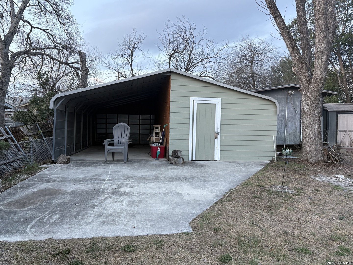 main property photo 9