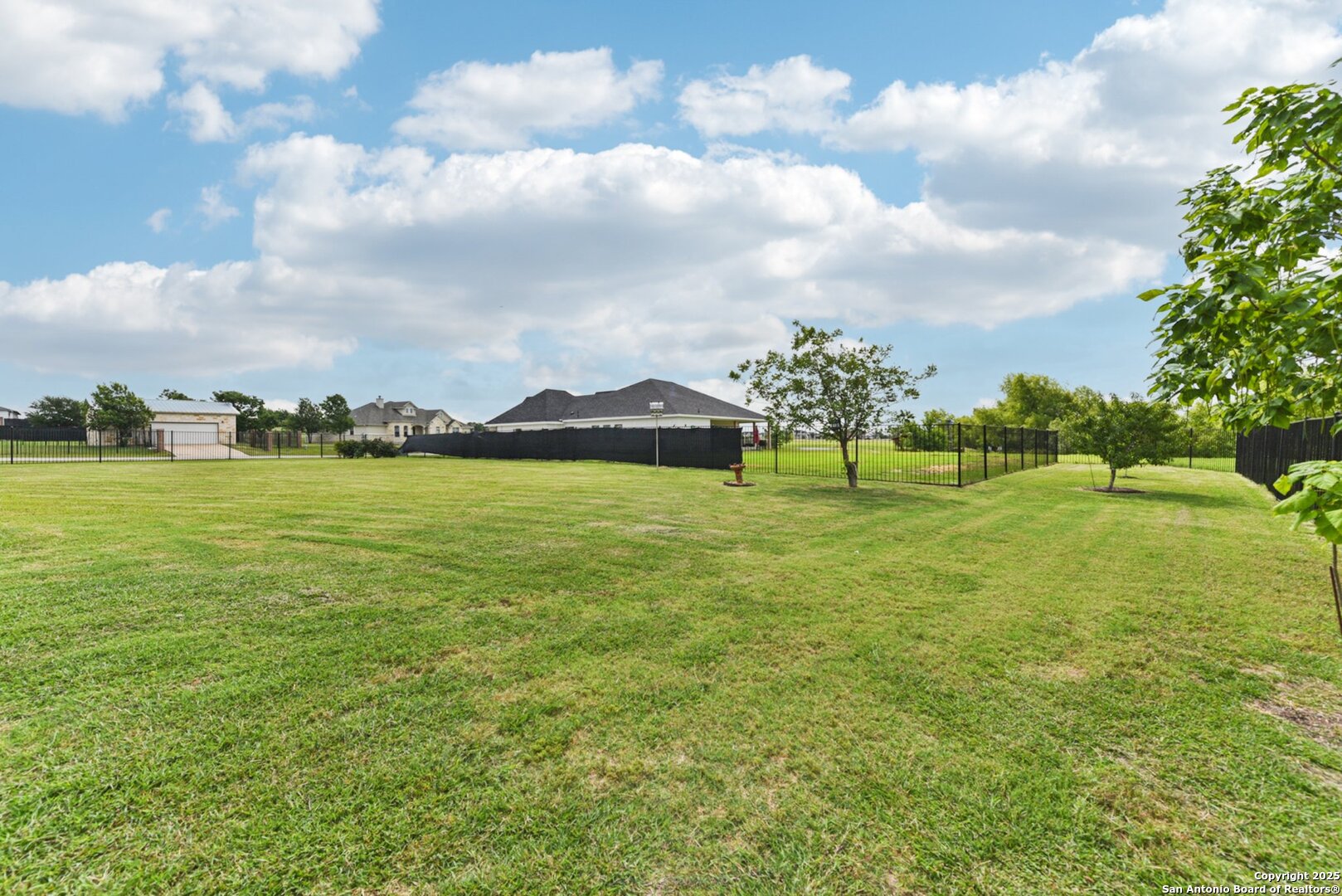 main property photo 40