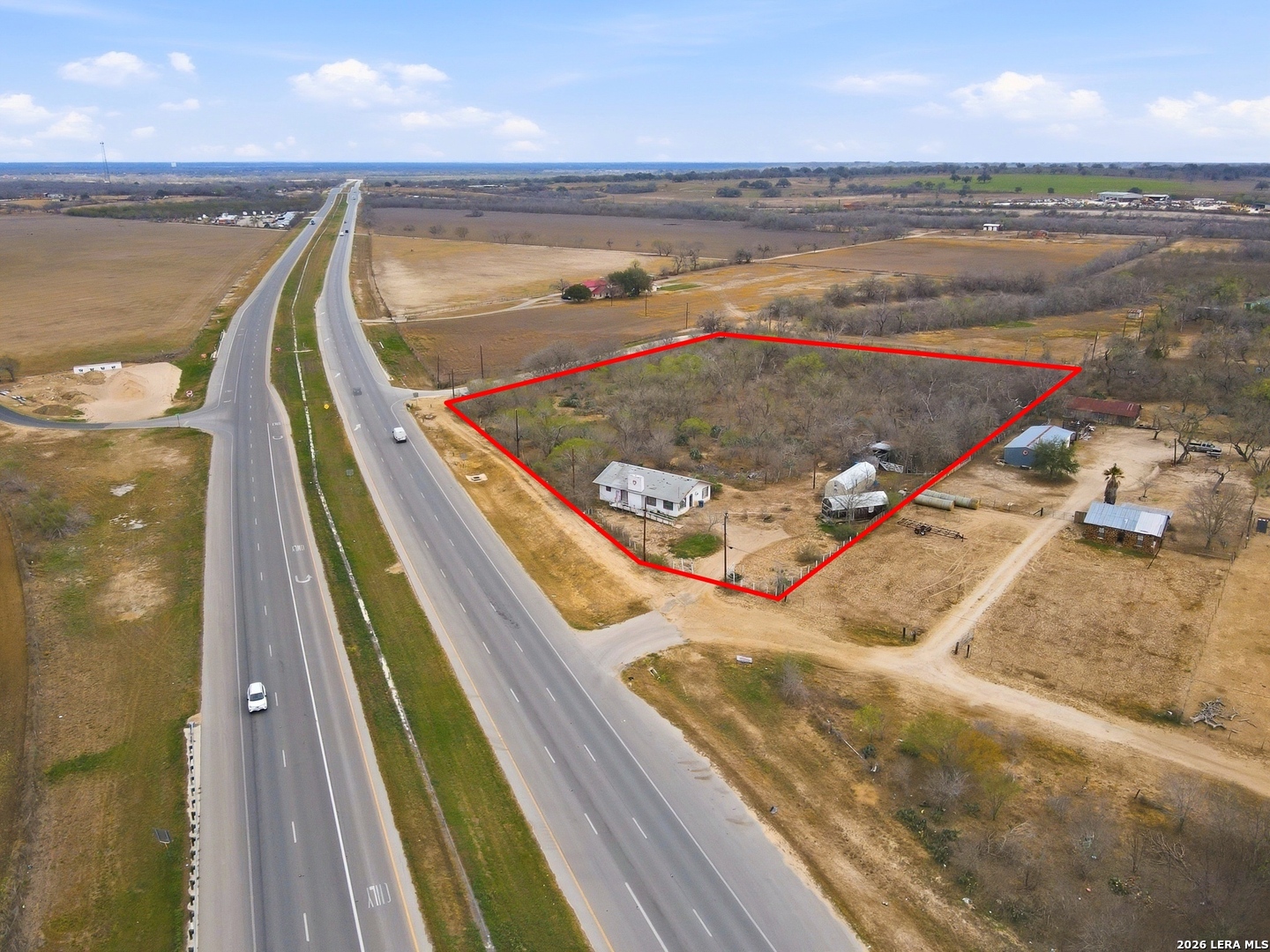 main property photo 11