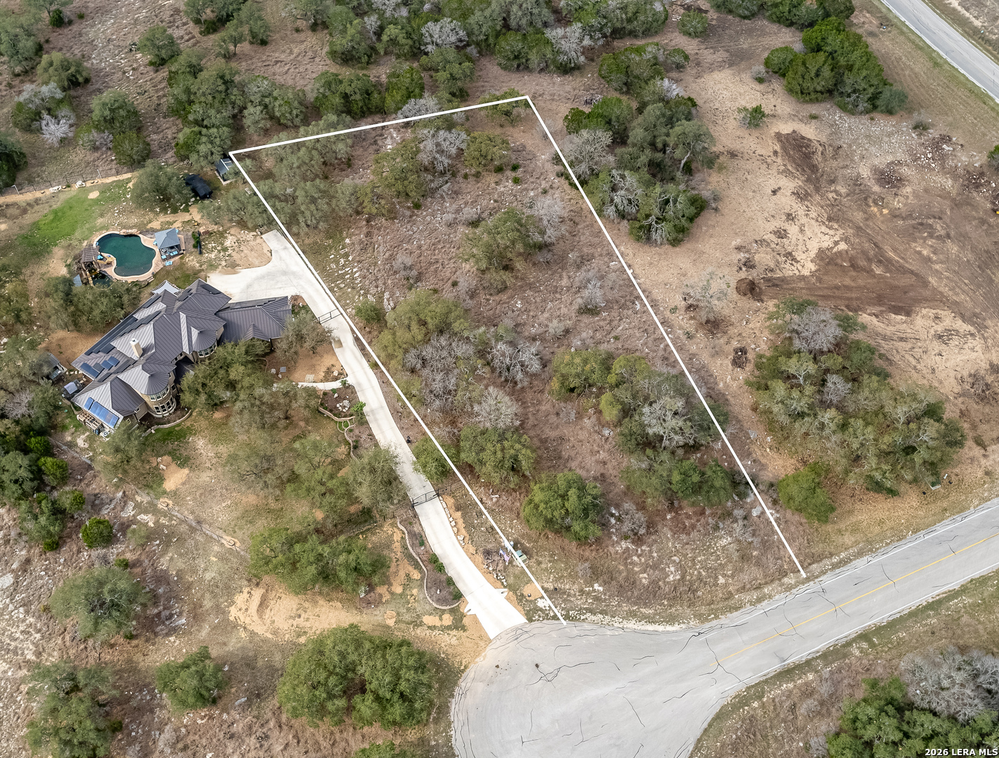 main property photo 13