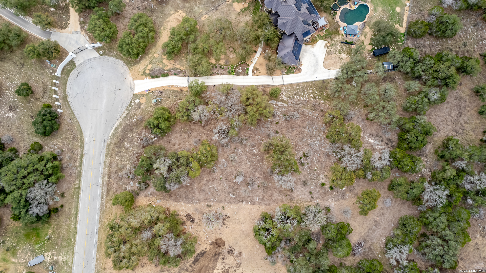 main property photo 17