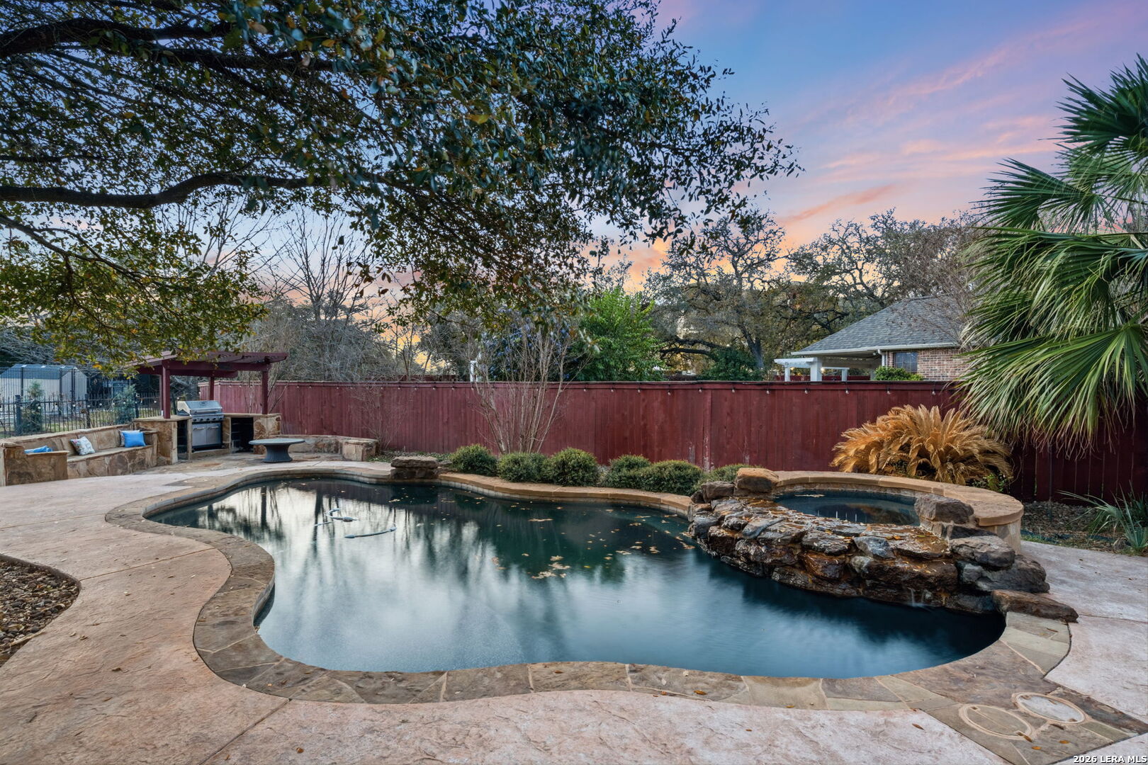 main property photo 29