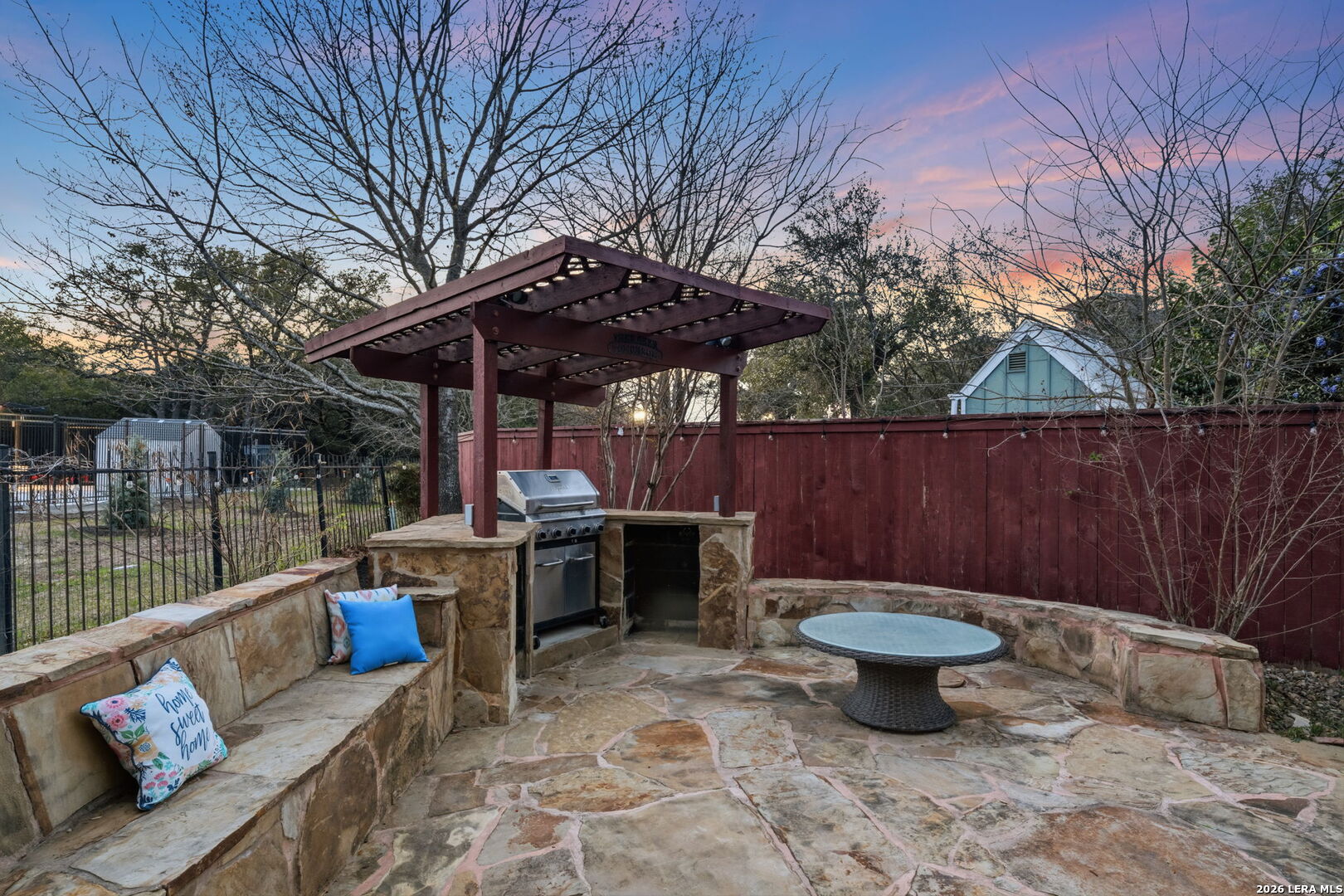 main property photo 30