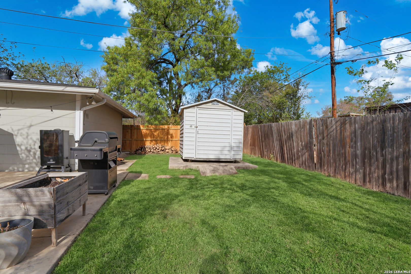 main property photo 23