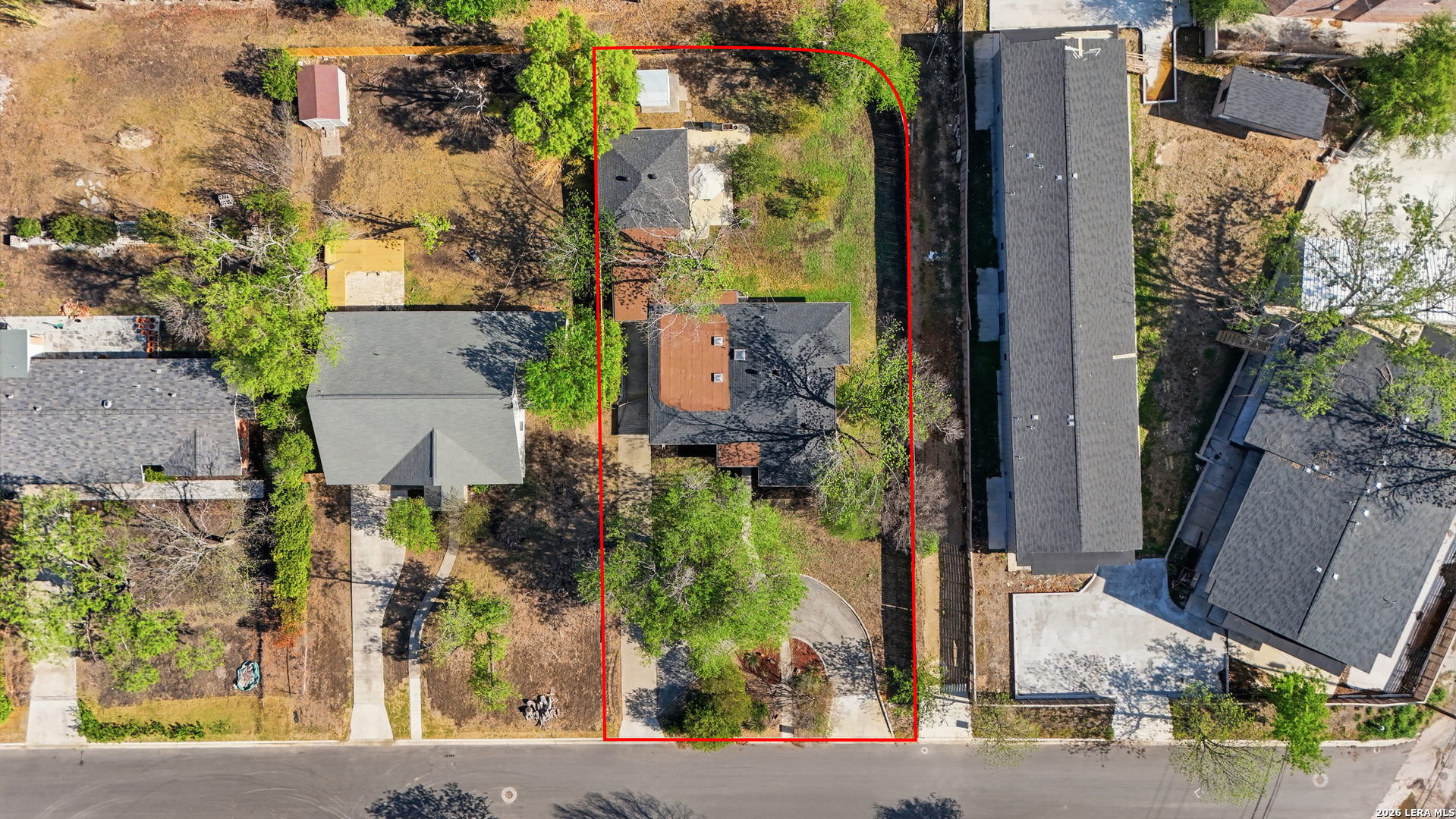 main property photo 27