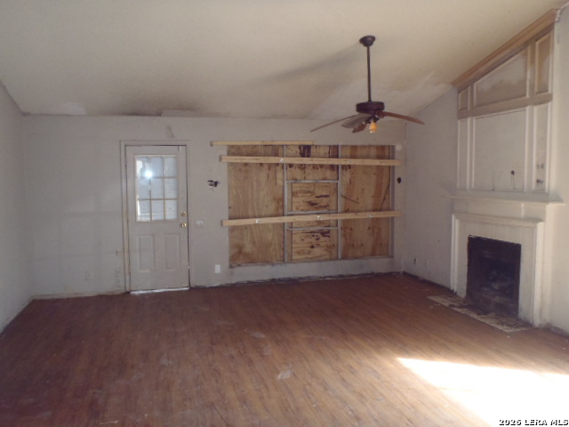 main property photo 11