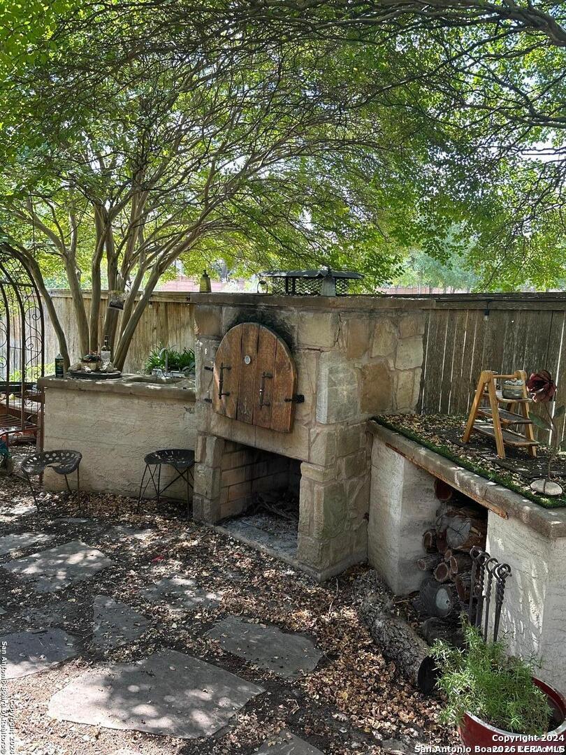 main property photo 25