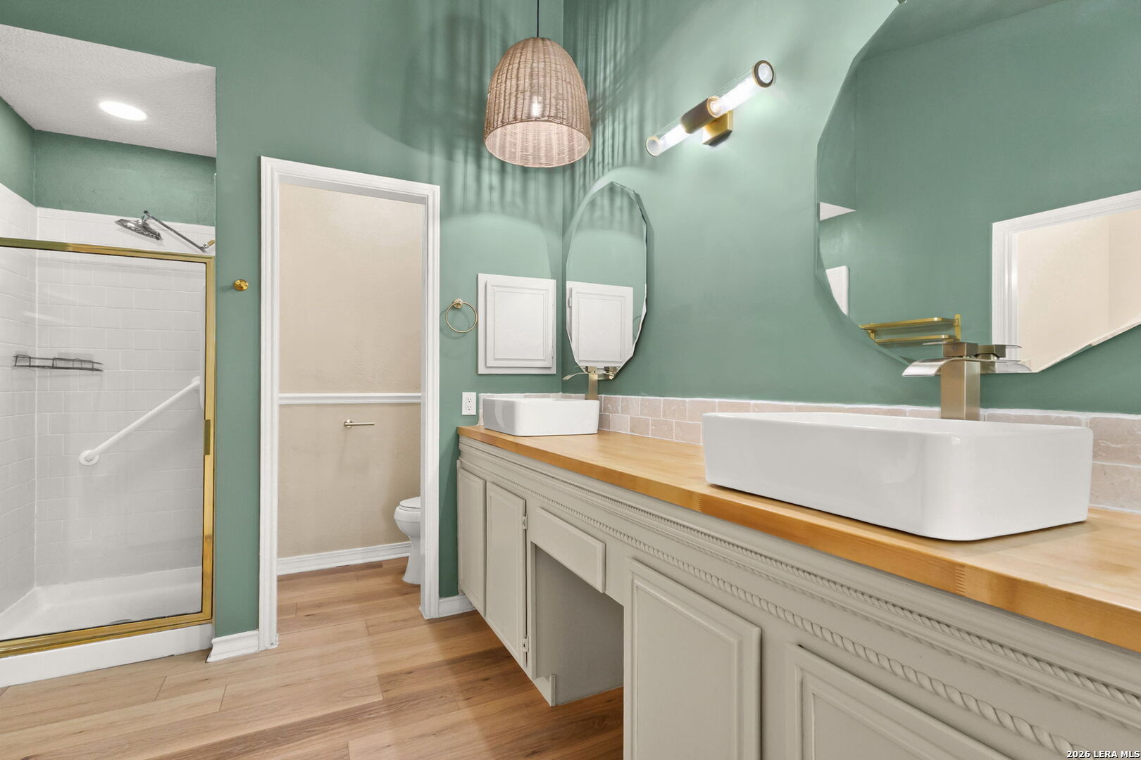 main property photo 16
