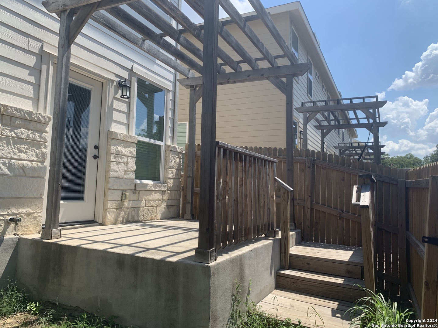 main property photo 22
