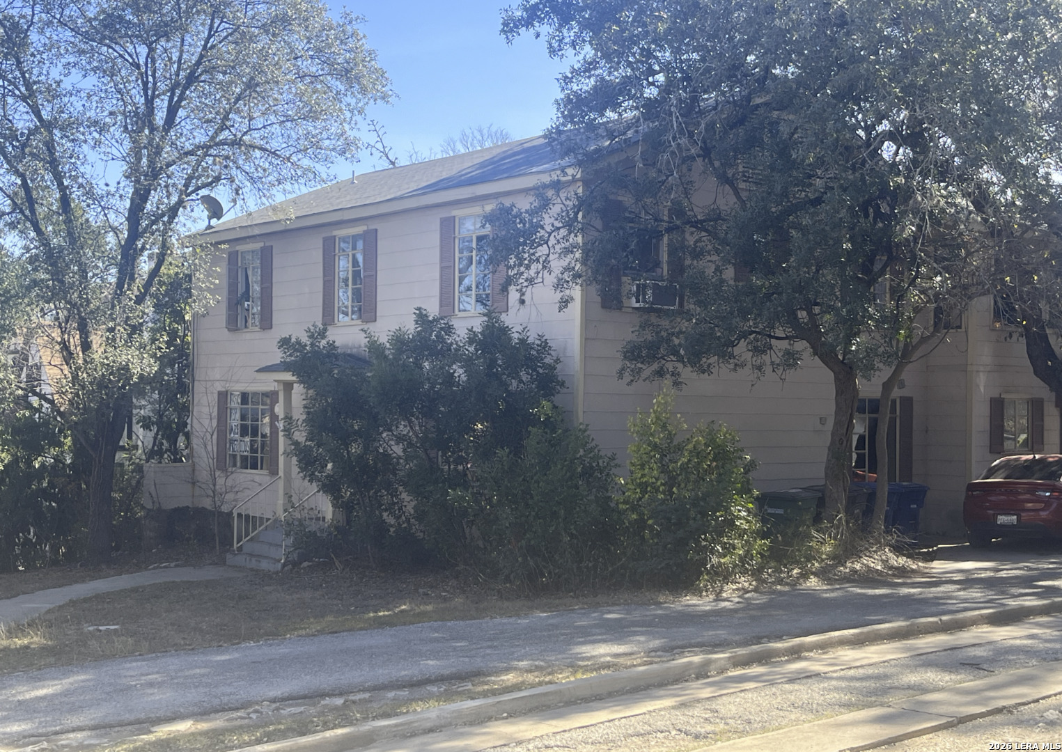 main property photo 25