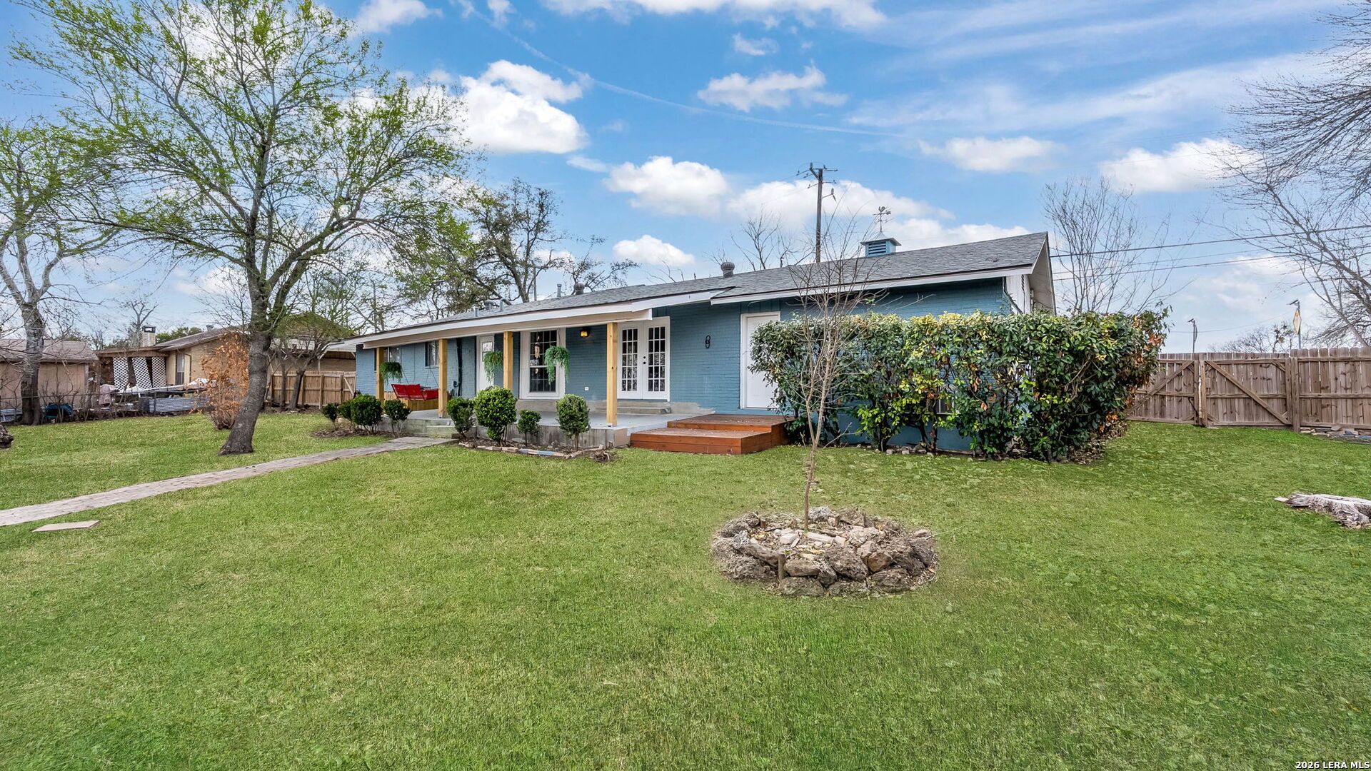 main property photo 18