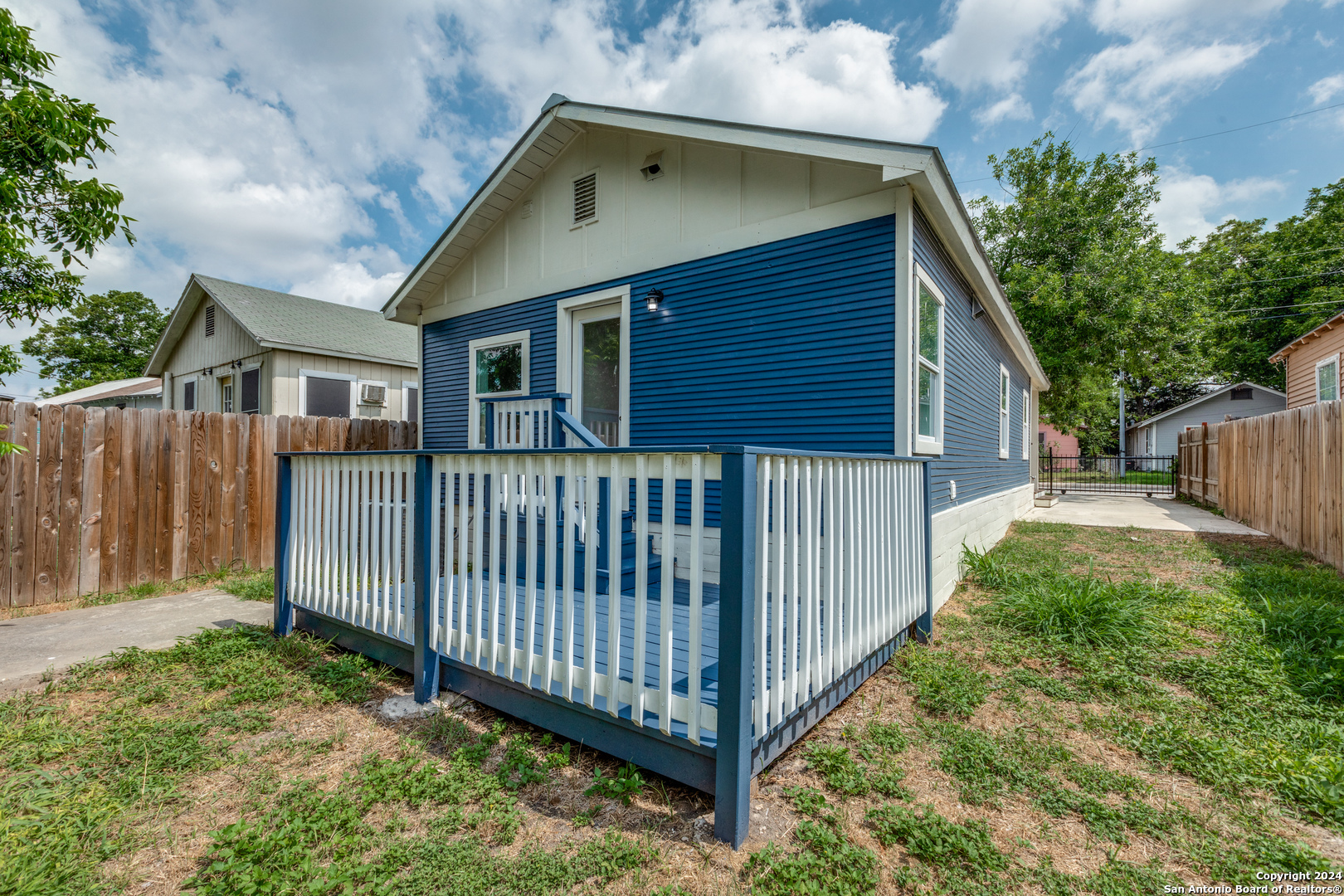 main property photo 23