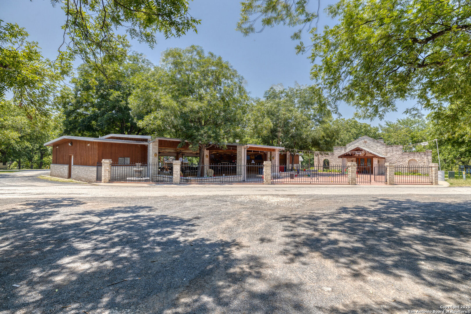 main property photo 21