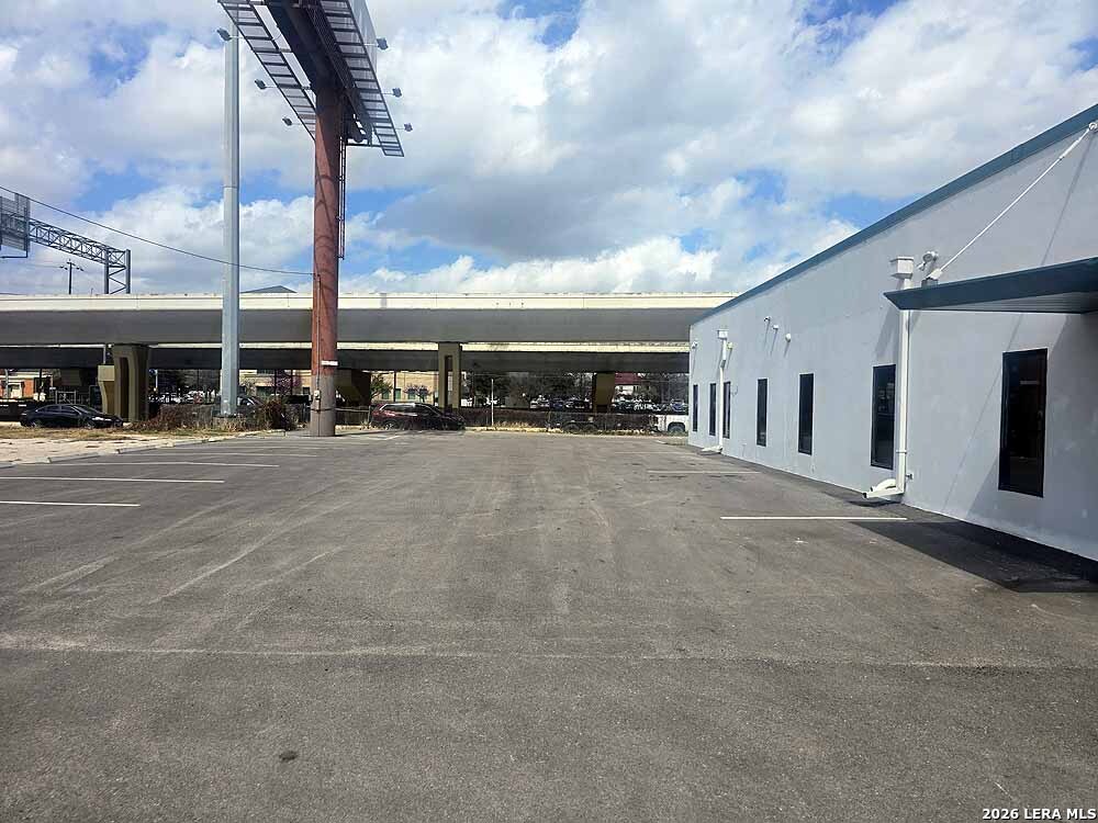 main property photo 13