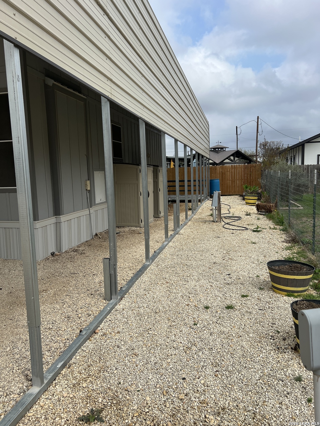 main property photo 22