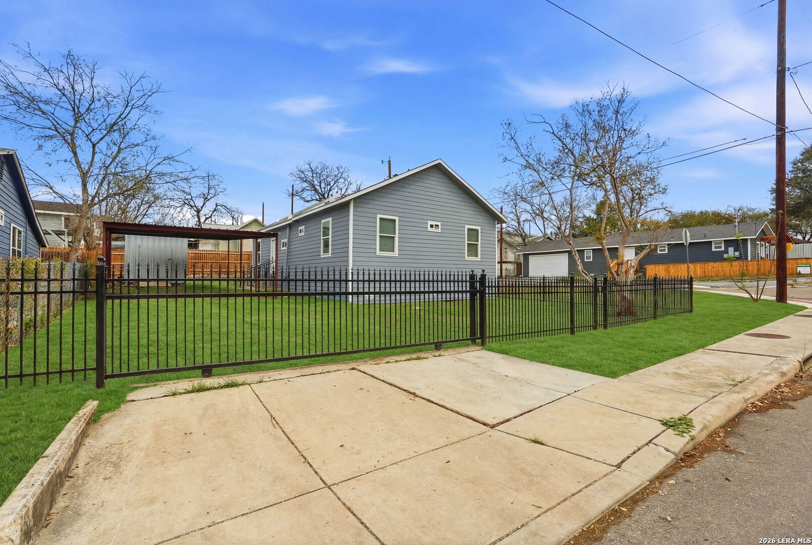 main property photo 18